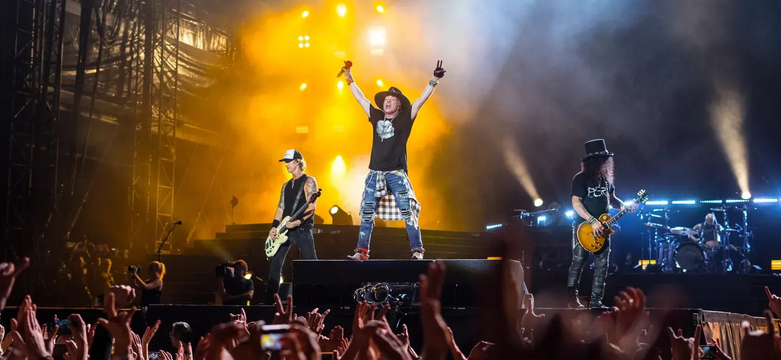 6. "Welcome to the Jungle" by Guns N' Roses (Image Credits: Wikimedia)