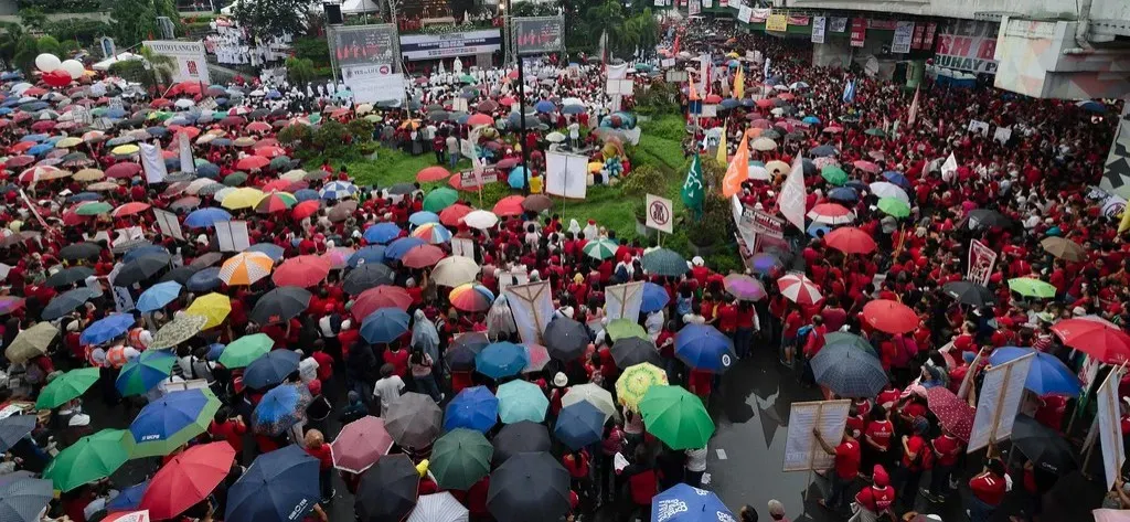 8. The EDSA People Power Revolution, Philippines, 1986 (Image Credits: Flickr)