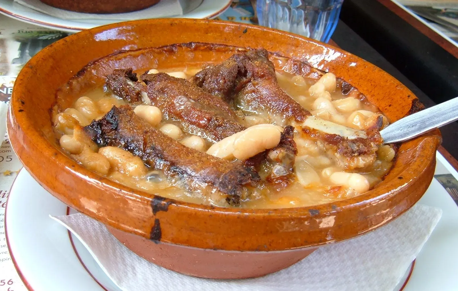Cassoulet Makes a Sophisticated Return (Image Credits: Wikimedia)
