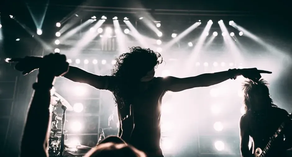 4. Whitesnake, "Here I Go Again" (Image Credits: Pexels)