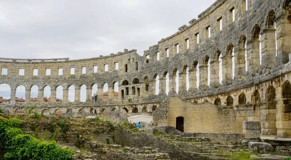 2. Concrete construction (Image Credits: Pexels)