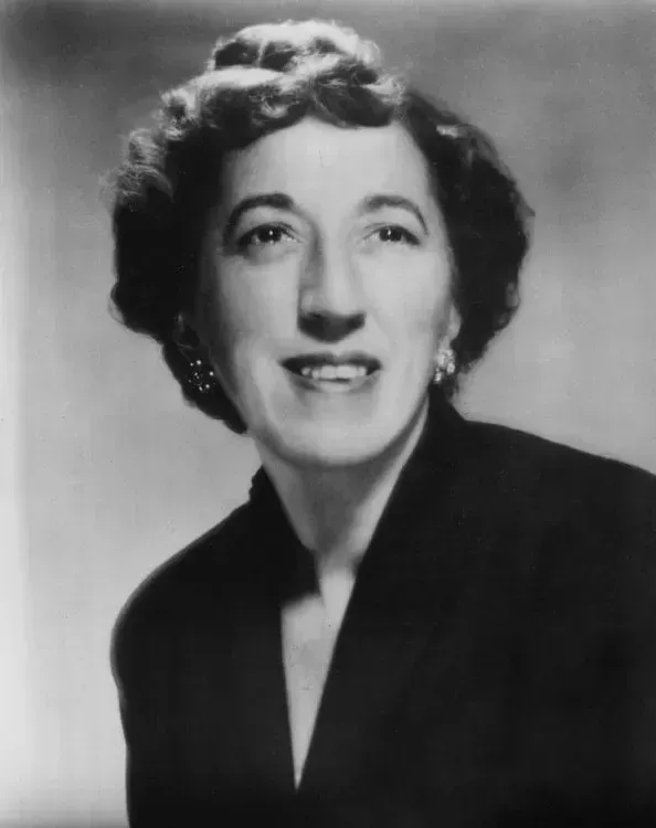 The Wicked Witch of the West lost her original actress (Image Credits: EBay item photo front photo back, Public domain)