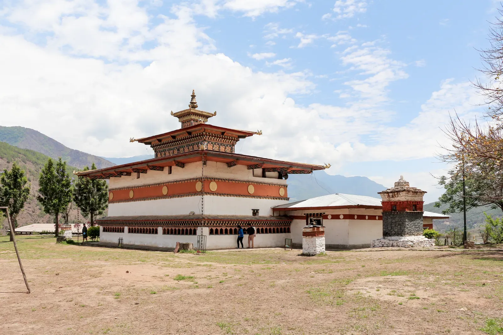 Bhutan: The Carbon-Negative Kingdom (Image Credits: Wikimedia)