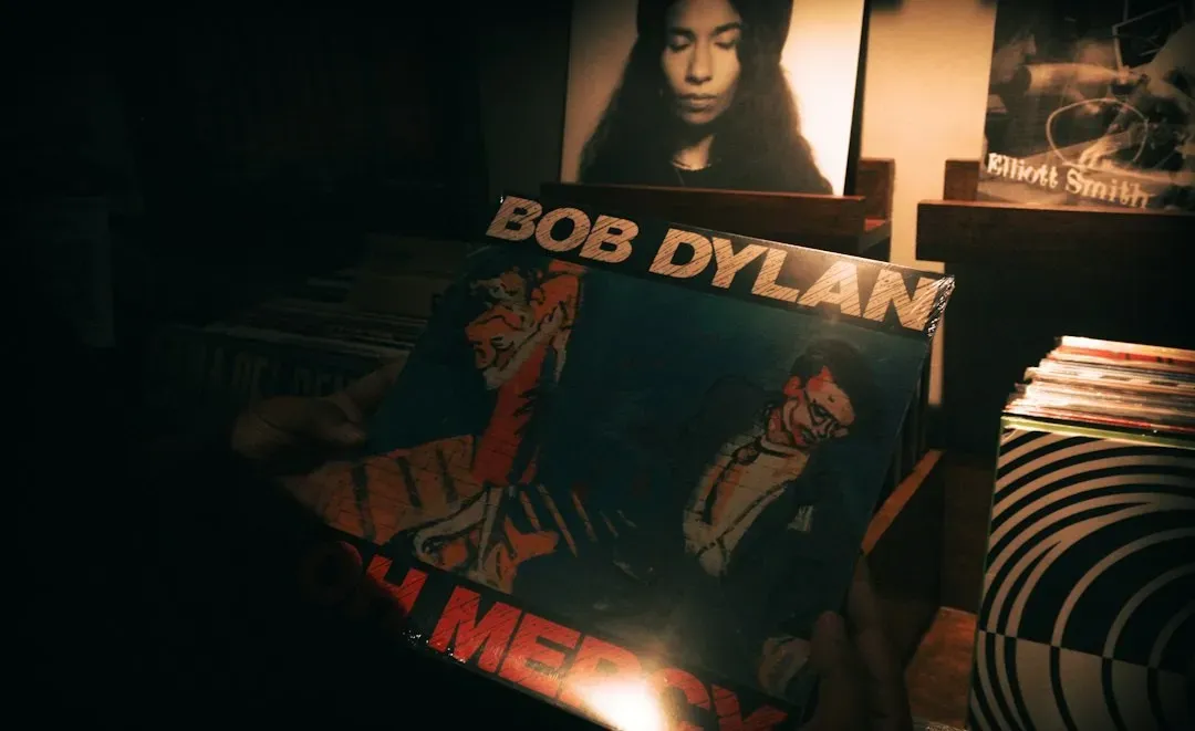 Bob Dylan's Freewheelin' with the Original Track List (Image Credits: Unsplash)
