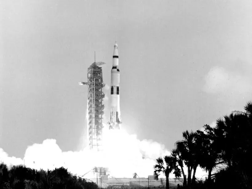 7. "Houston, we have a problem" – Apollo 13 (1995) (Image Credits: Flickr)