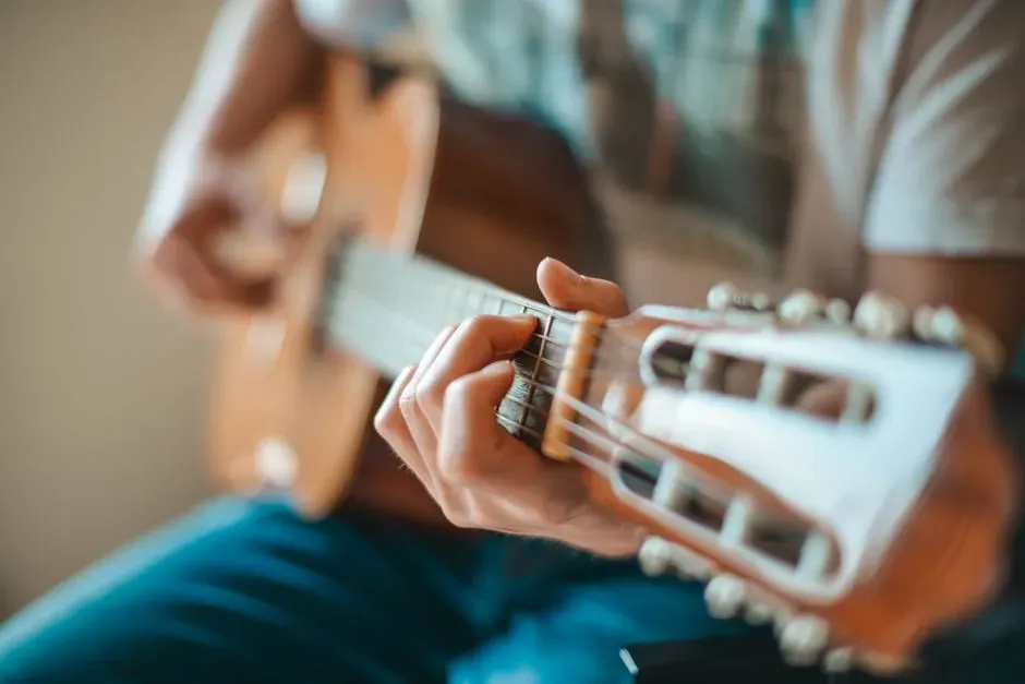 #5 - Chris de Burgh | "The Lady in Red" | Est. Net Worth: $50 Million (Image Credits: Pexels)