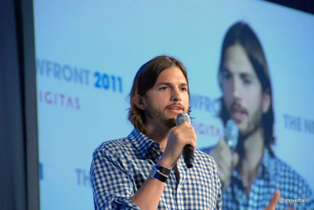 9. Two and a Half Men (Digitas Photos, Flickr, CC BY 2.0)