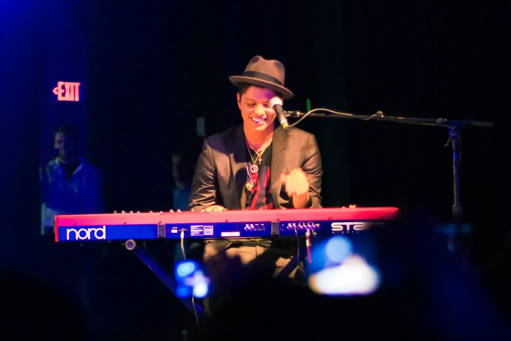 2. Bruno Mars (Brothers Le, Flickr, CC BY 2.0)