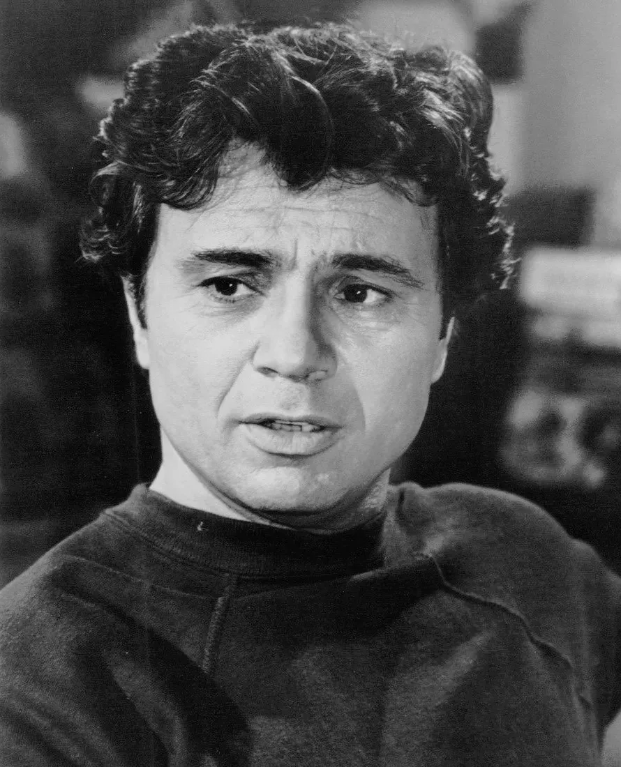8. Robert Blake Playing a Killer, While Accused of Being One (eBay item[dead link]photo front[dead link]photo back[dead link]Similar eBay item (Archived), Public domain)