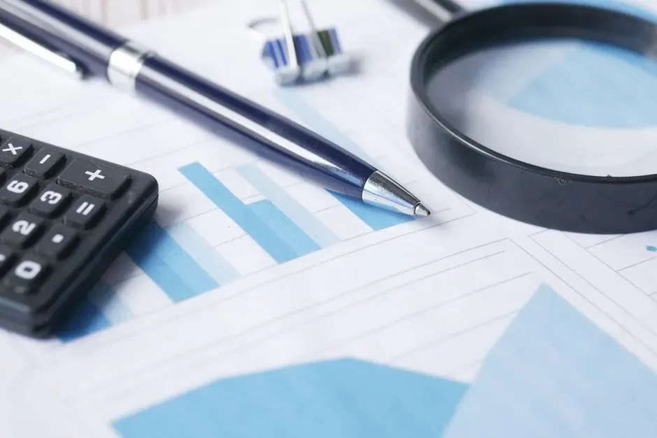 Audit Restrictions: The Clause That Hides What You're Owed (Image Credits: Pexels)