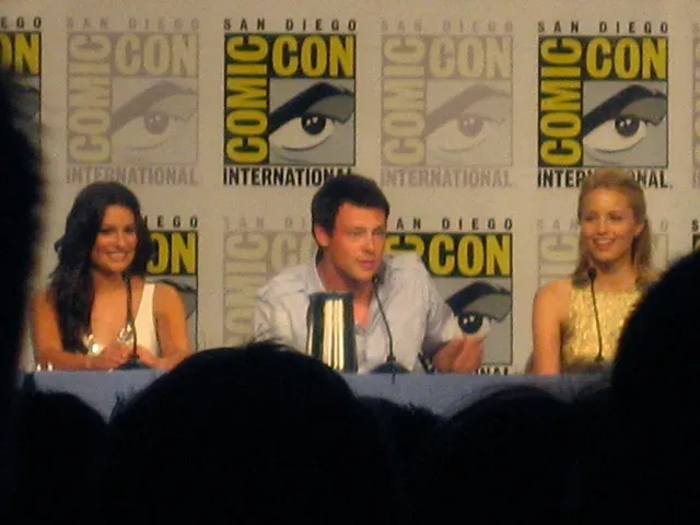Glee - After Season 2 (krysaia, Flickr, CC BY-SA 2.0)