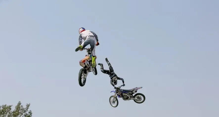 2. Doing All Their Own Physical Stunts Without Much Hesitation (Image Credits: Pexels)