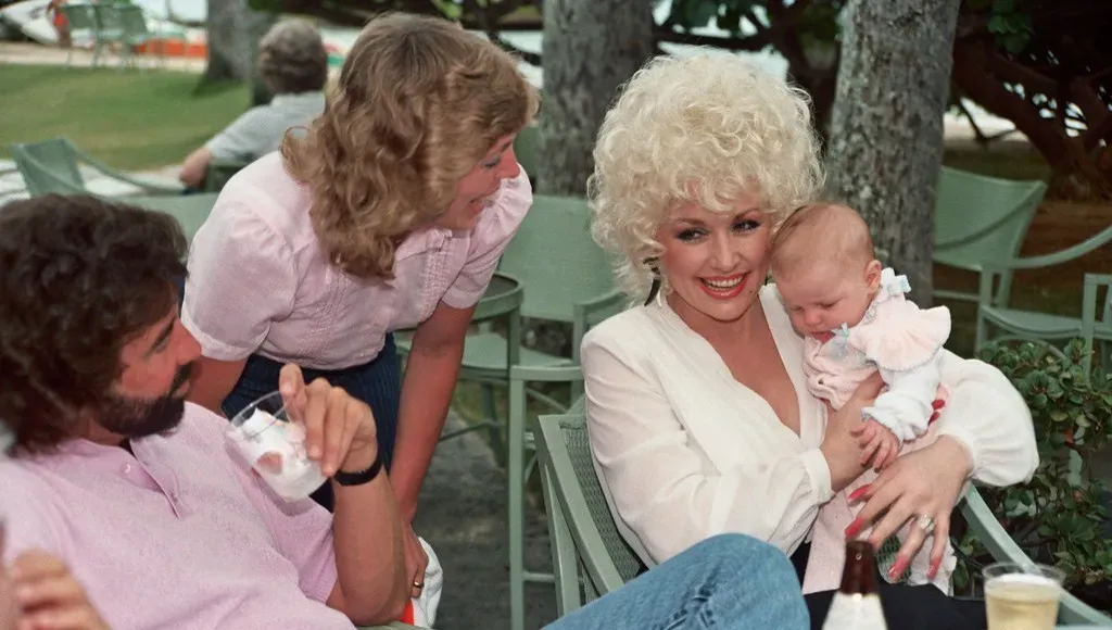3. "Jolene" by Dolly Parton (Image Credits: Flickr)