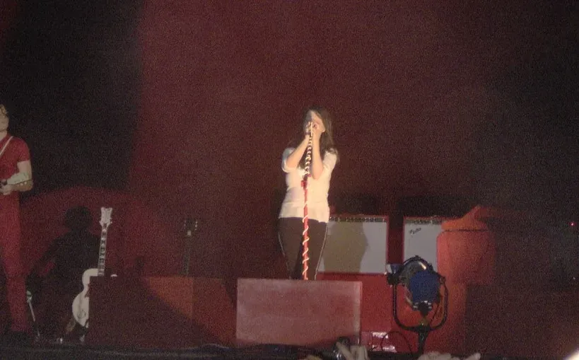 Meg White: The Drummer Who Chose Silence (Image Credits: Flickr)