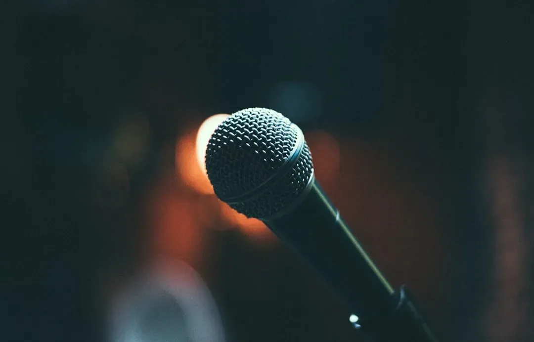 "The Boy Is Mine" – Brandy & Monica (1998): Rivalry as Creative Engine (Image Credits: Unsplash)