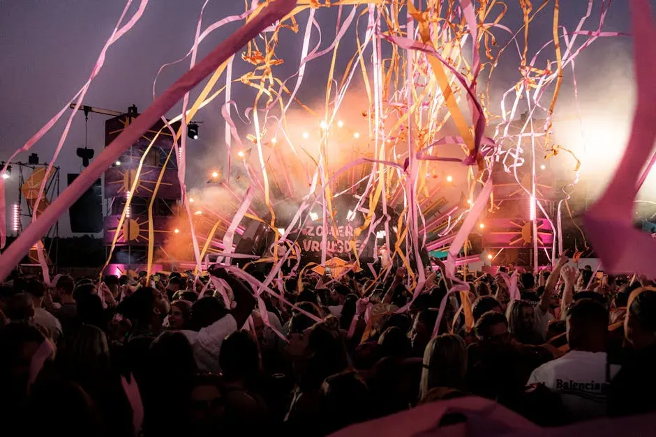 7. The Mass Festival Recession of 2024: Algorithmic Culture Fractures the Crowd (Image Credits: Pexels)