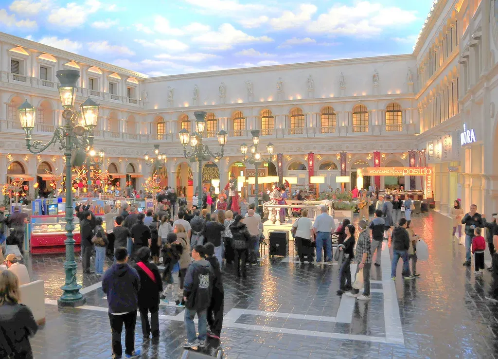 Resort Fees Surged in 2025, Pushing Total Costs Higher (Image Credits: Flickr)