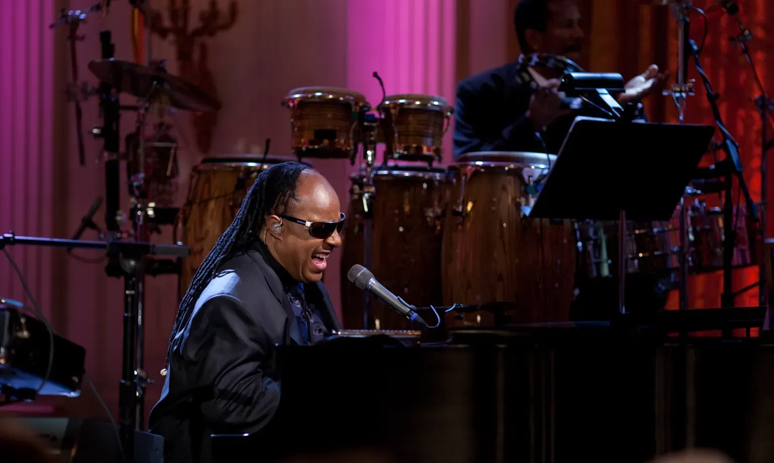 "Superstition" – Stevie Wonder (1972) (This file was contributed to Wikimedia Commons by Barack Obama Presidential Library as part of a cooperation project. The donation was facilitated by the Digital Public Library of America.
Record in source catalog
DPLA identifier: 17a9cb3db2d99ef3600f78d29be34f84
National Archives Identifier: 178207872, Public domain)