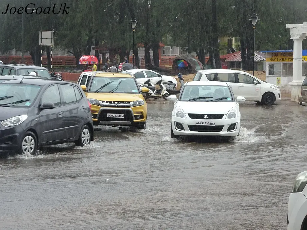 The Shocking Physics of Moving Water (joegoauk73, Flickr, CC BY-SA 2.0)