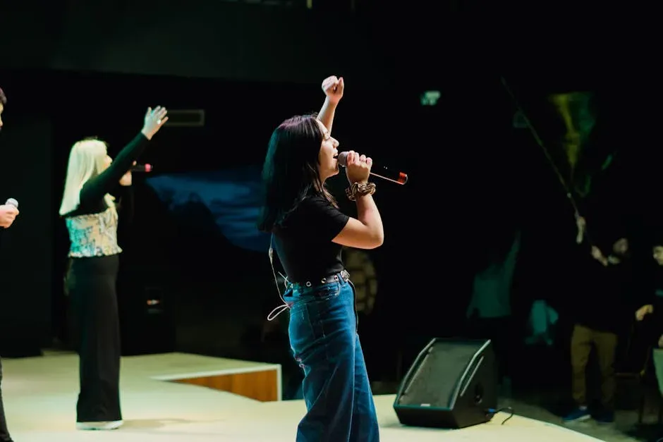 Theatrical Belting Without Emotional Purpose (Image Credits: Pexels)