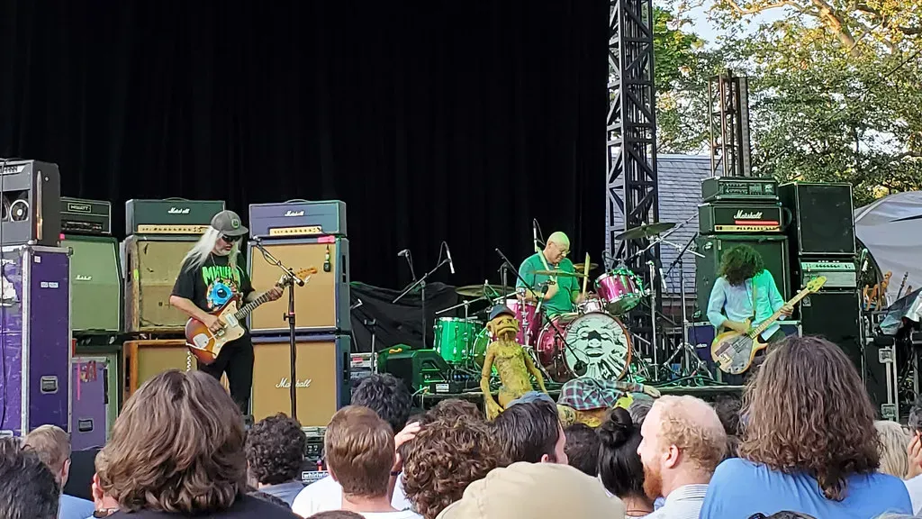 Dinosaur Jr. (New York + Philly Live!, Flickr, CC BY-SA 2.0)