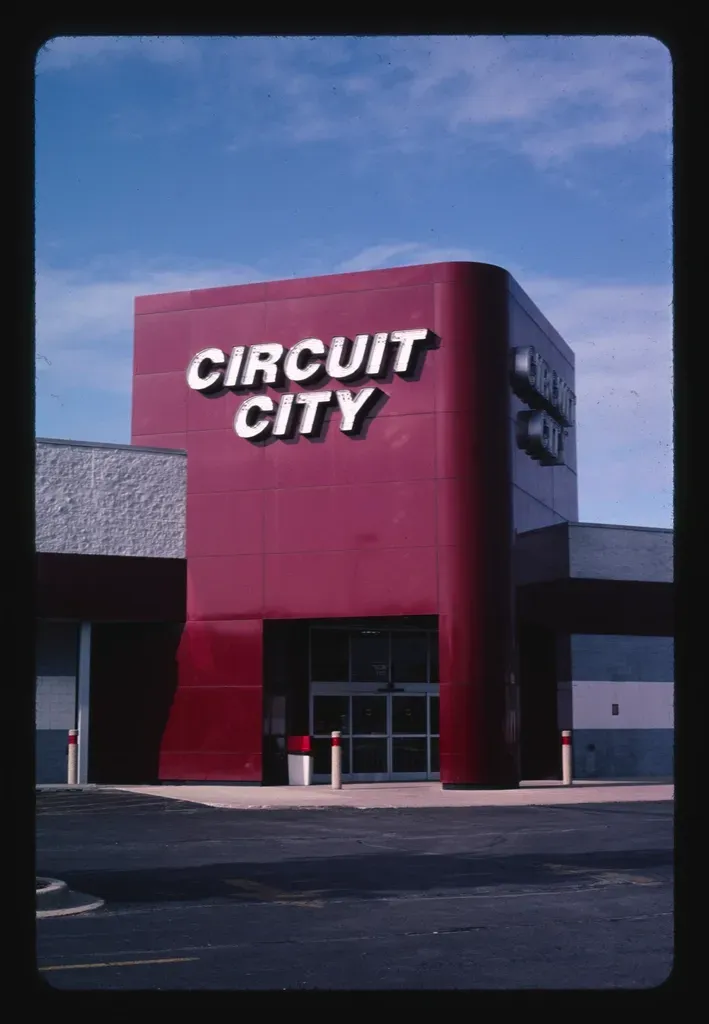 Circuit City (Image Credits: Rawpixel)