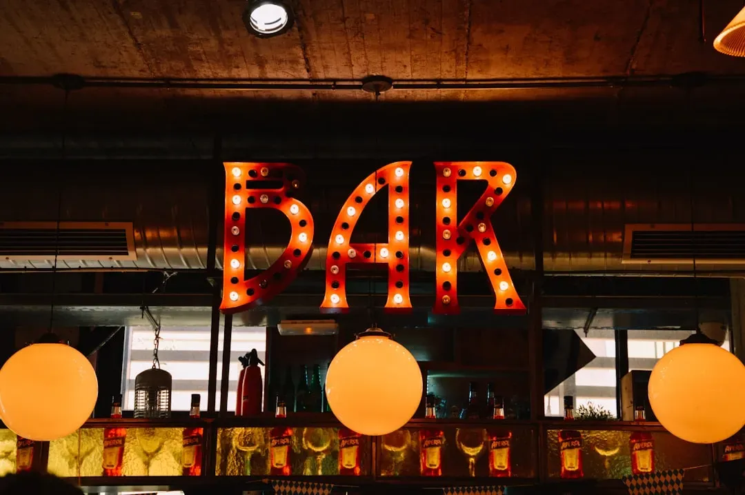 What Bar Owners Are Actually Earning (Image Credits: Unsplash)
