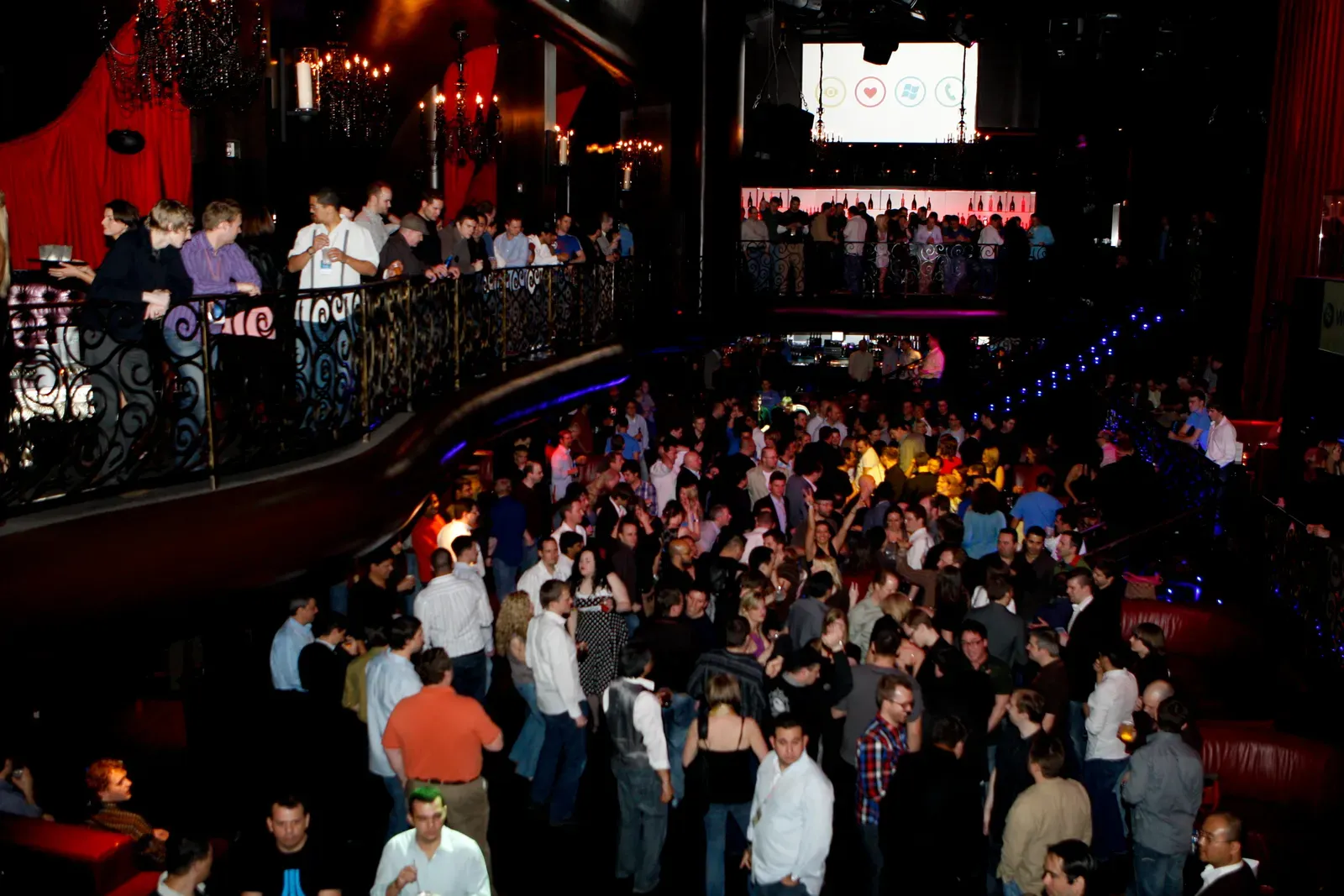 Boogie Nights (1997): The Nightclub Opening (By MIXEvent, CC BY 2.0)