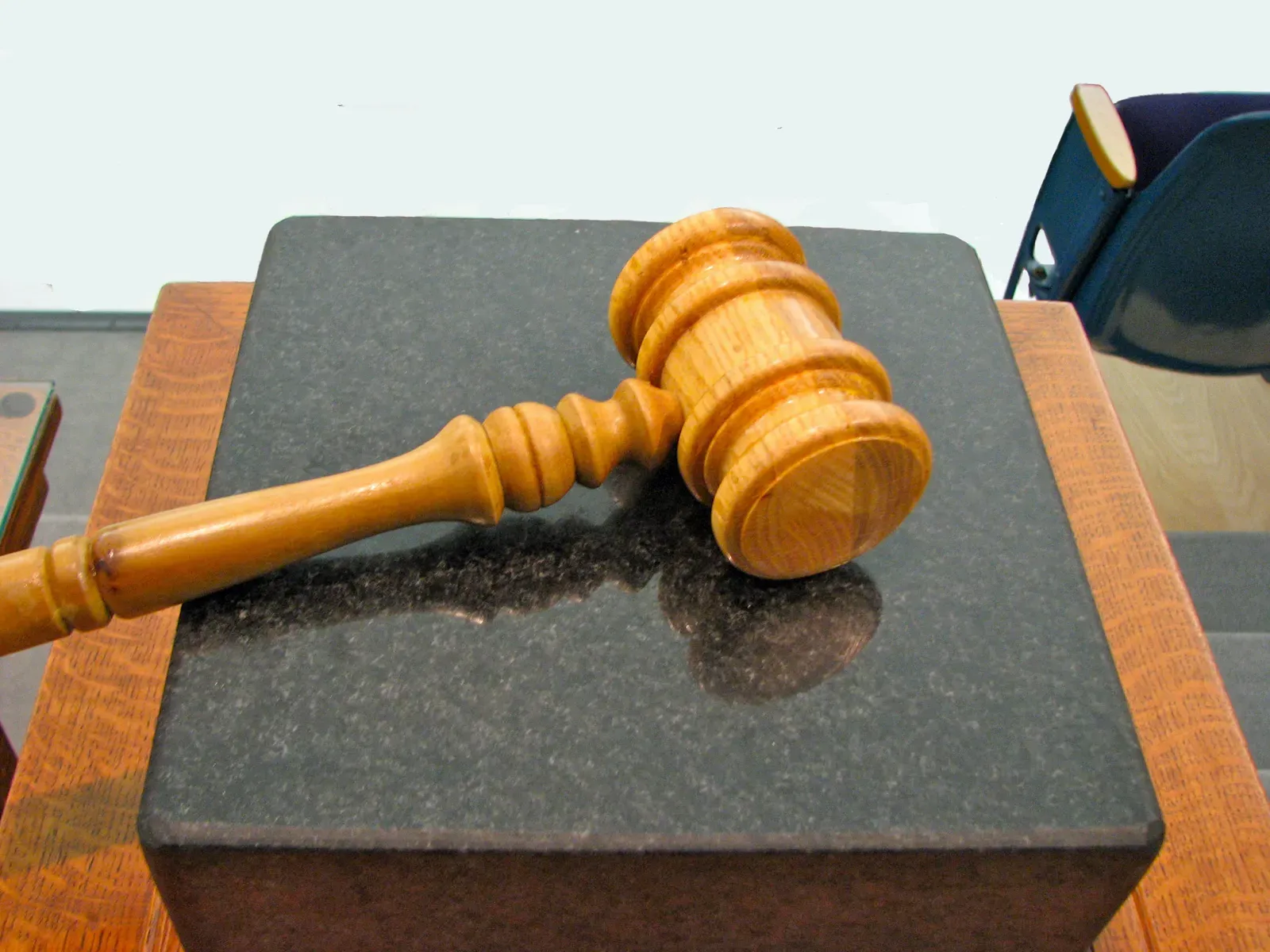 The Hidden Cost Nobody Talks About: HOA Legal Fees Paid by Residents (Image Credits: Wikimedia)