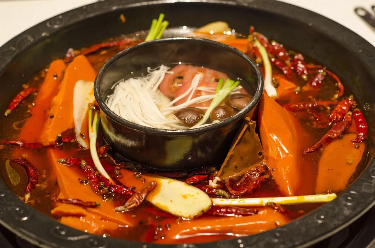 Hotpot, Dim Sum, and the Communal Table (Image Credits: Pixabay)