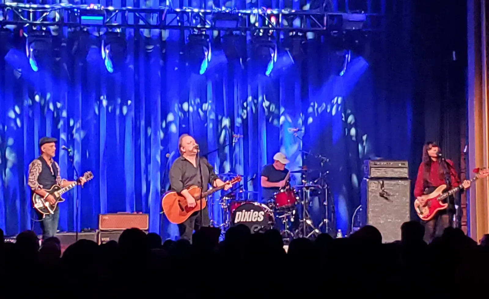 Pixies at Jack's in Cambridge (Image Credits: Wikimedia)