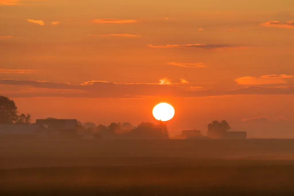 Crafting a Sunset and Golden Hour Section (Image Credits: Flickr)