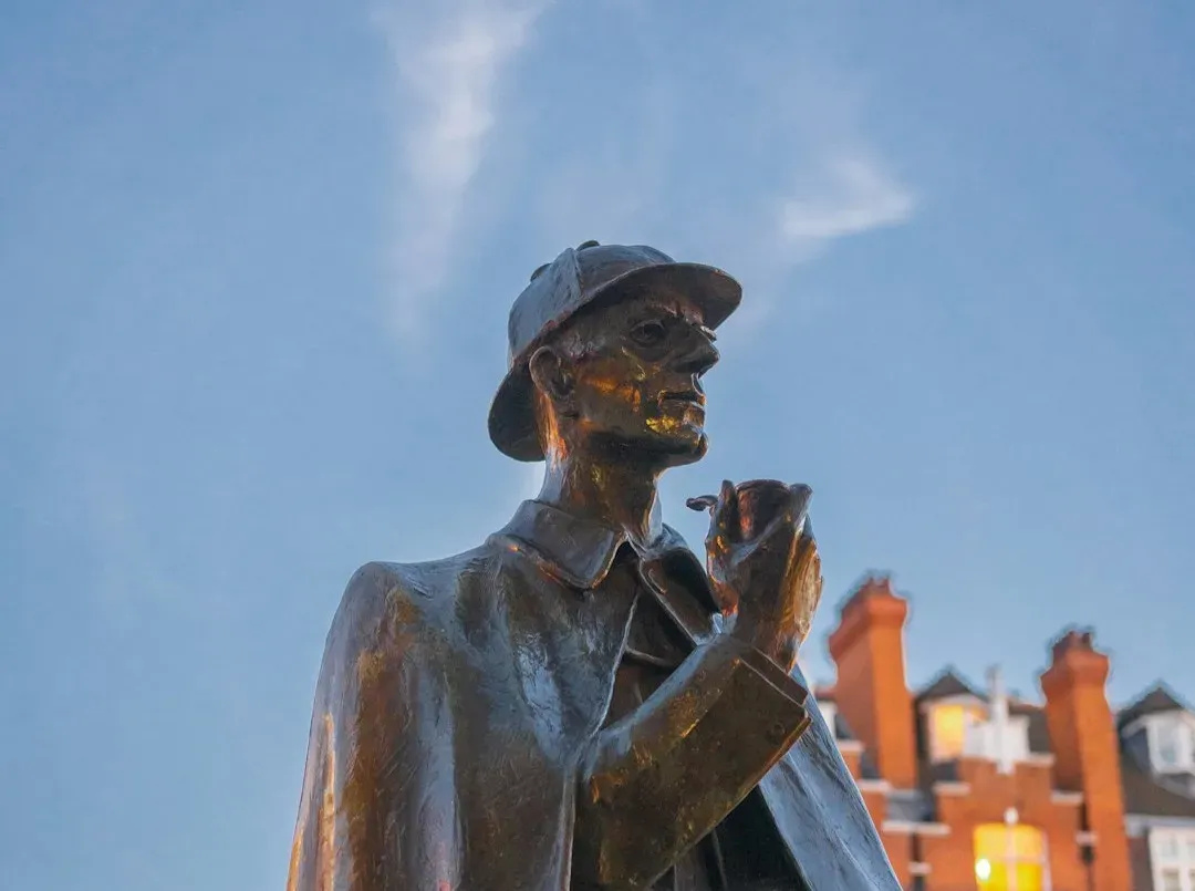 Sherlock Holmes and Sir Arthur Conan Doyle (Image Credits: Unsplash)