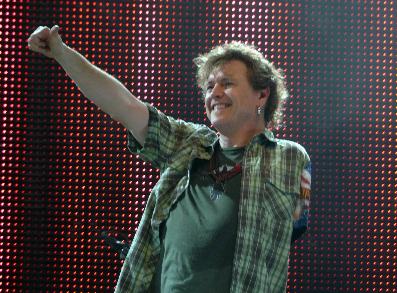 3. Rick Allen - The One-Armed Thunder God of Def Leppard (Image Credits: Wikimedia)