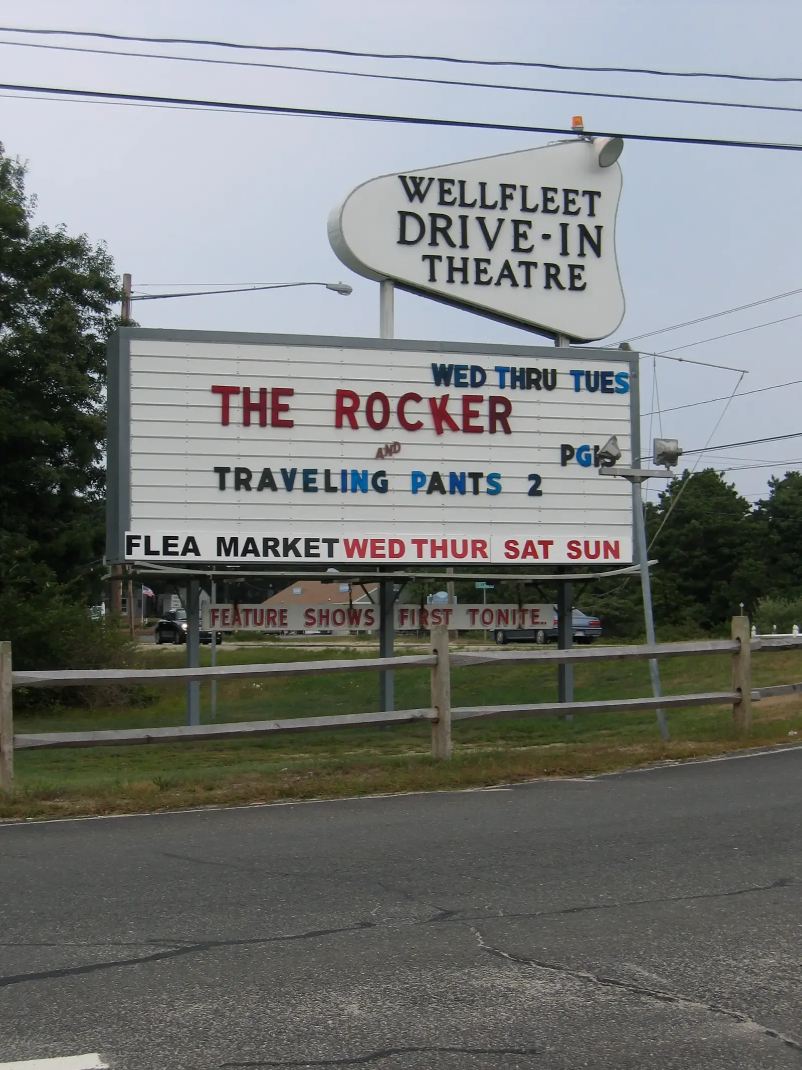 Wellfleet Drive-In, Wellfleet, Massachusetts (Wellfleet drive in theater, CC BY 2.0)
