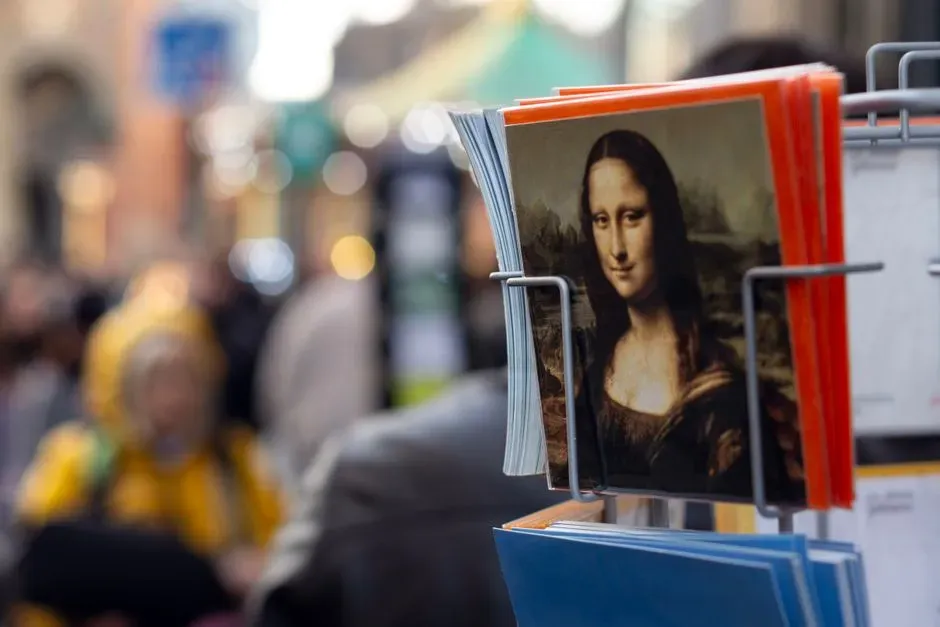 3. The Da Vinci Code's "Fact" page (Image Credits: Pexels)