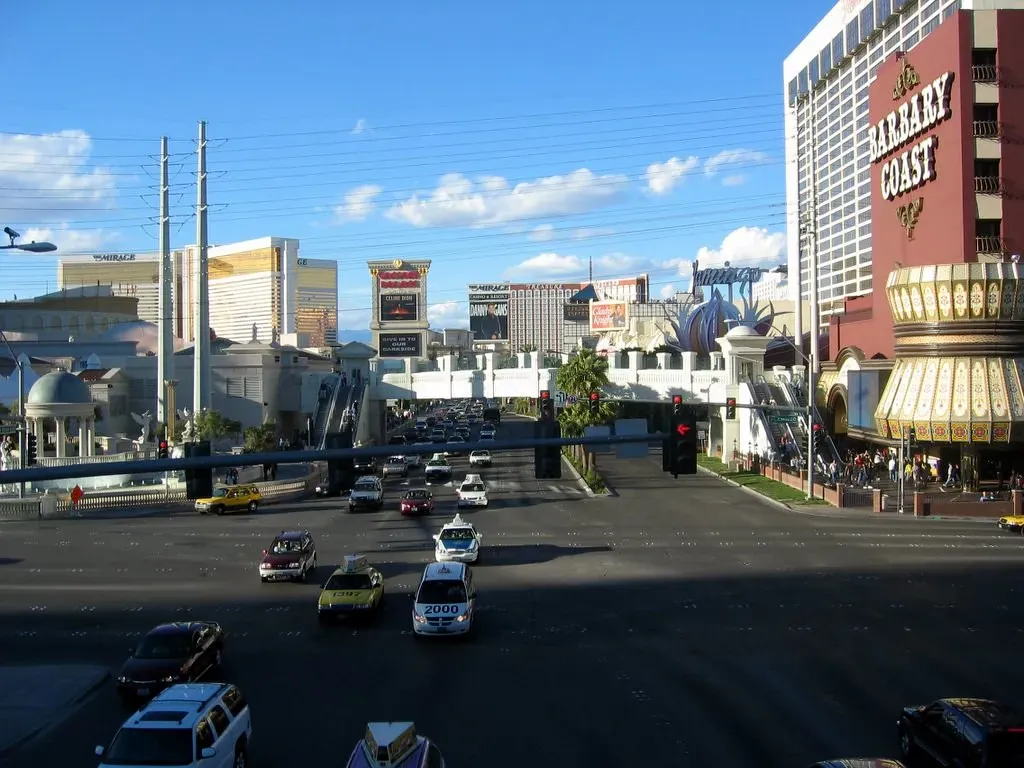 4. Sahara Avenue and Decatur Boulevard - The Valley's Most Dangerous Crossroads (amitp, Flickr, CC BY 2.0)