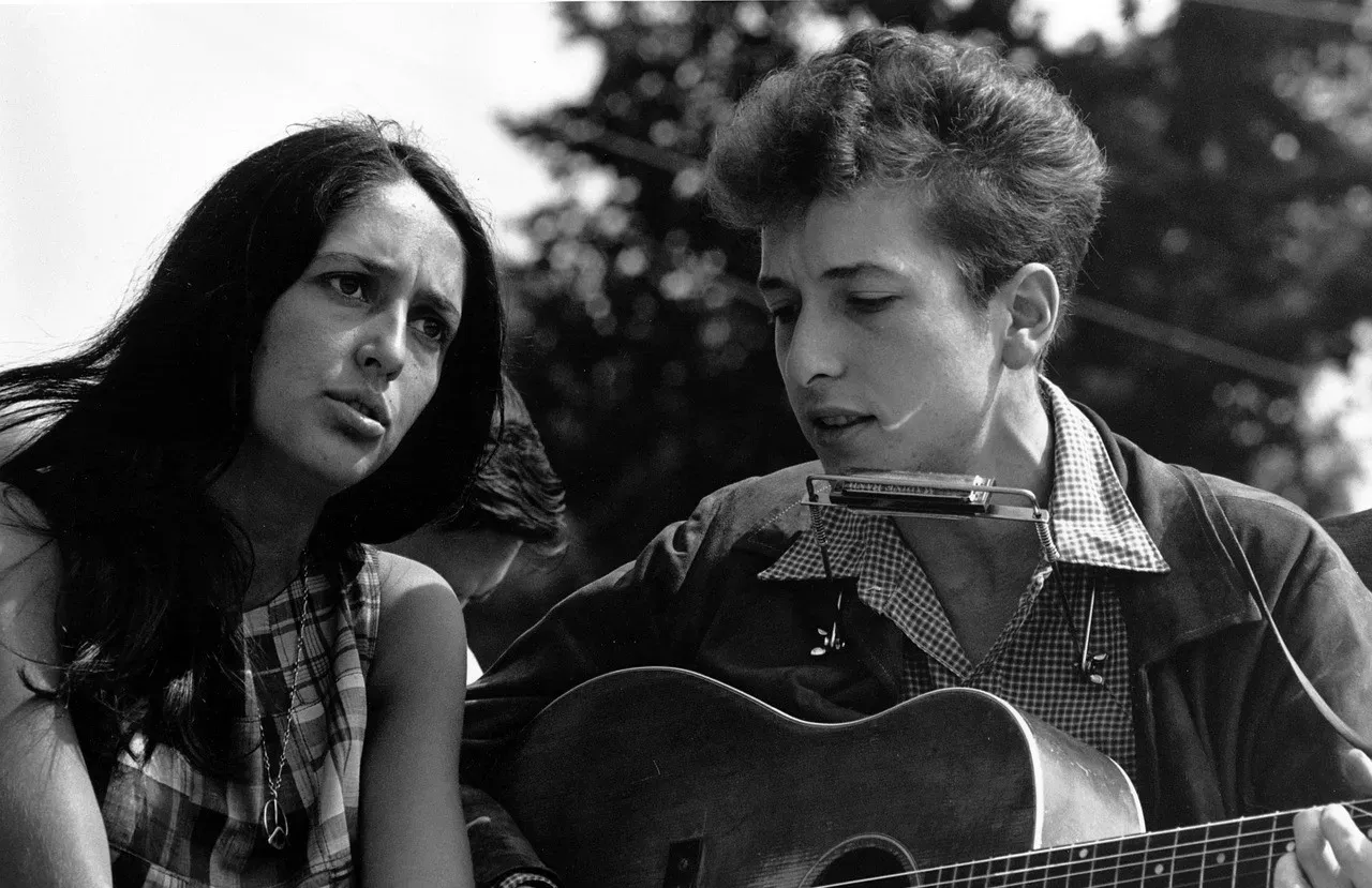 2. Bob Dylan, "Like a Rolling Stone" (Image Credits: Pixabay)