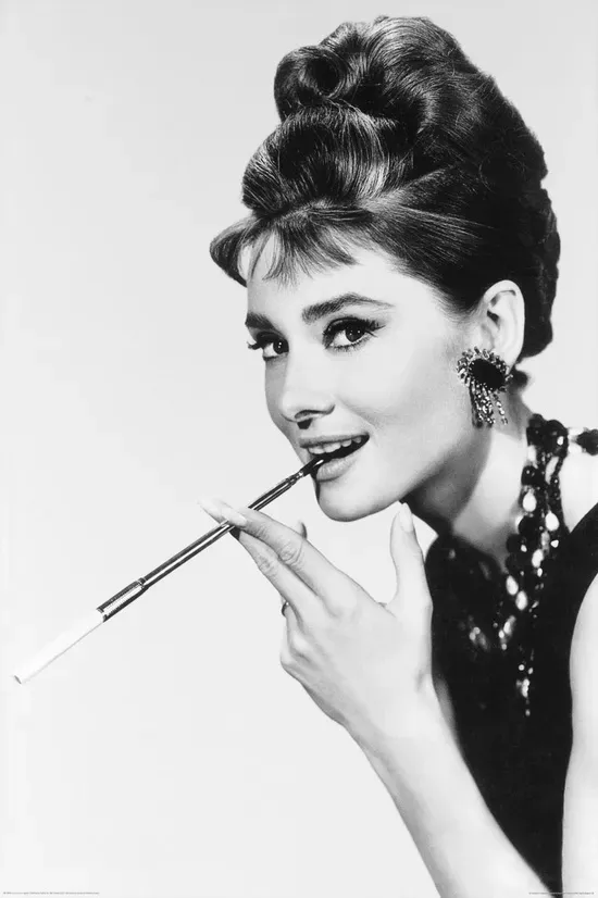Audrey Hepburn's timeless silhouette (By Audrey Hepburn, Public domain)