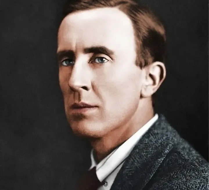 7. Tolkien's Books Contain Two Secret Languages Decoded by Fans (Image Credits: Wikimedia)