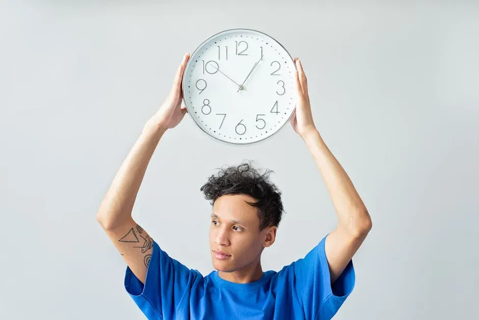 Arriving Late Without Treating Punctuality as Non-Negotiable (Image Credits: Pexels)