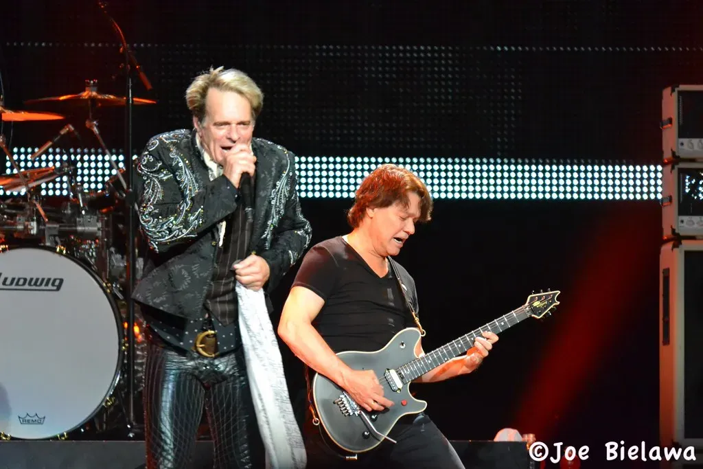 Eddie Van Halen (Joe Bielawa, Flickr, CC BY 2.0)