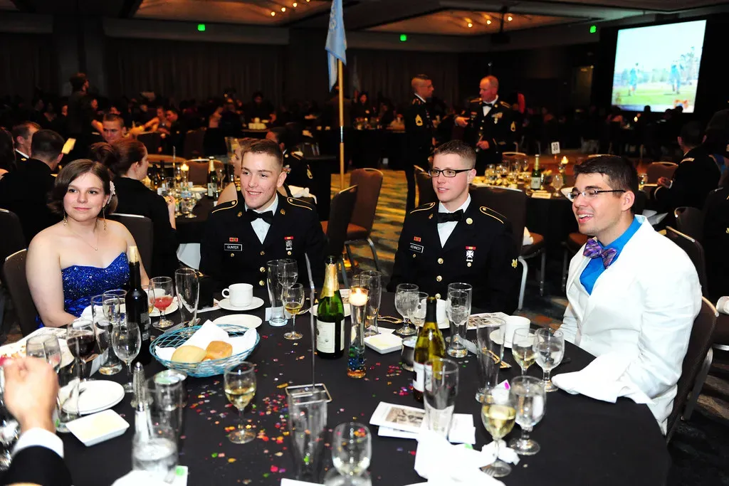 Theatrical Dining Concepts Take Center Stage (Image Credits: Flickr)