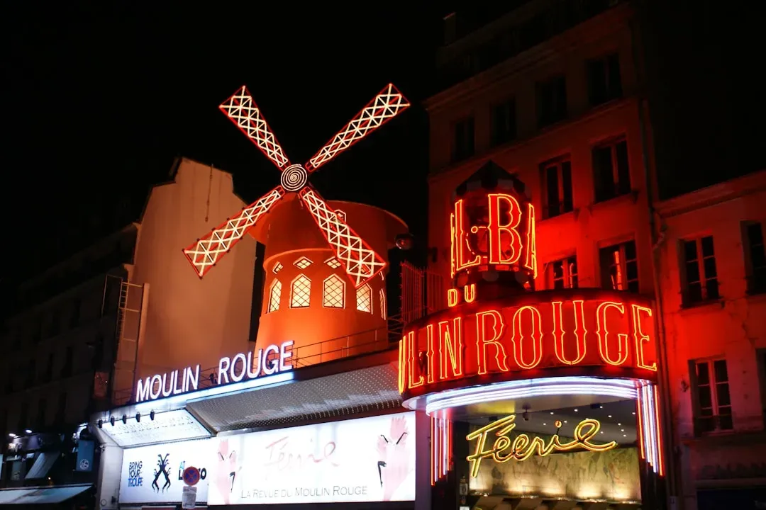 The Moulin Rouge: History That Deserved Better (Image Credits: Unsplash)