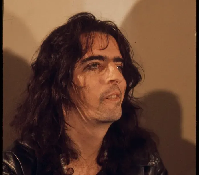 Alice Cooper: The Shock Rocker Who Prays Before Every Show (Image Credits: Rawpixel)