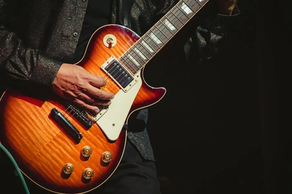 Paul Young turned down Whitney Houston and found gold with Zucchero (Image Credits: Pexels)