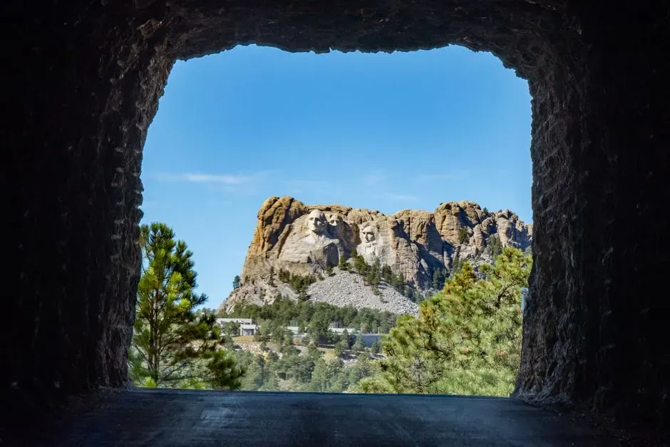 2. Mount Rushmore hides an unfinished vault behind Lincoln's head (Image Credits: Pexels)
