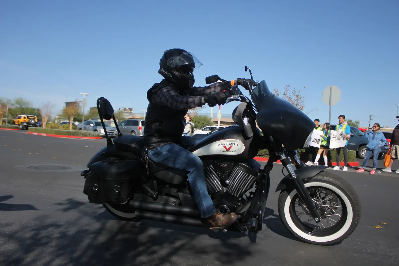 Helmet Laws and the Lifesaving Gap (By Noah Wulf, CC BY-SA 4.0)