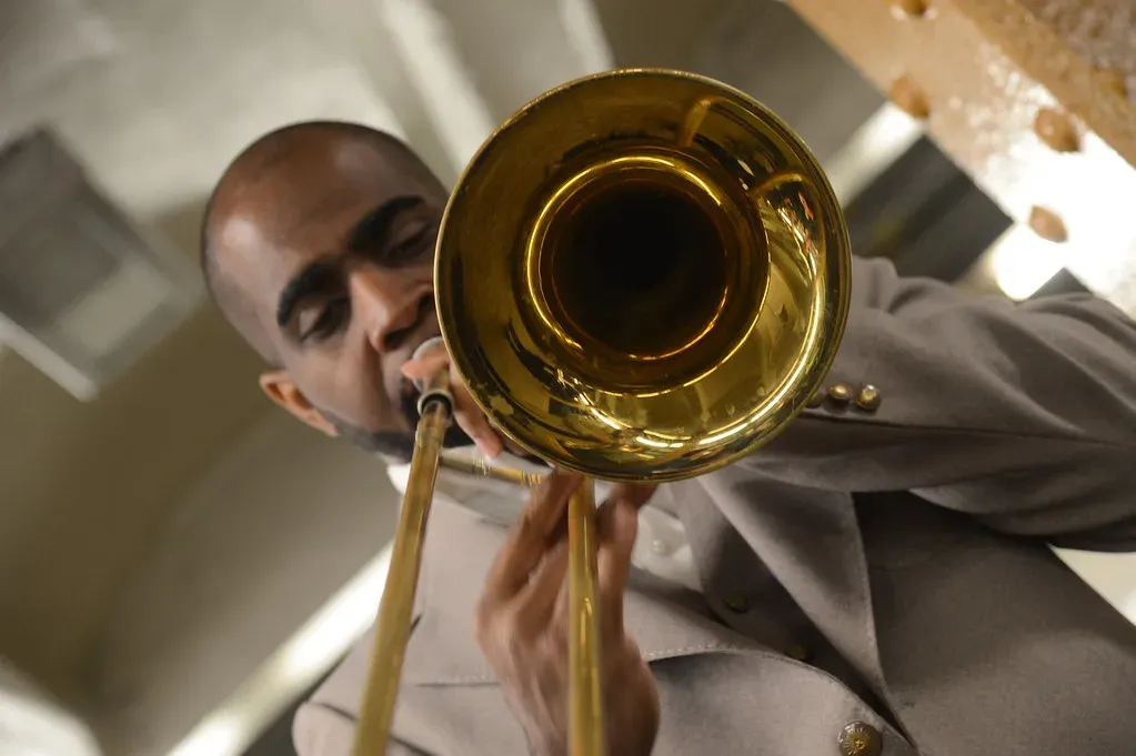 3. Why Nostalgia Makes Retro Song Challenges Feel Different (MTAPhotos, Flickr, CC BY 2.0)