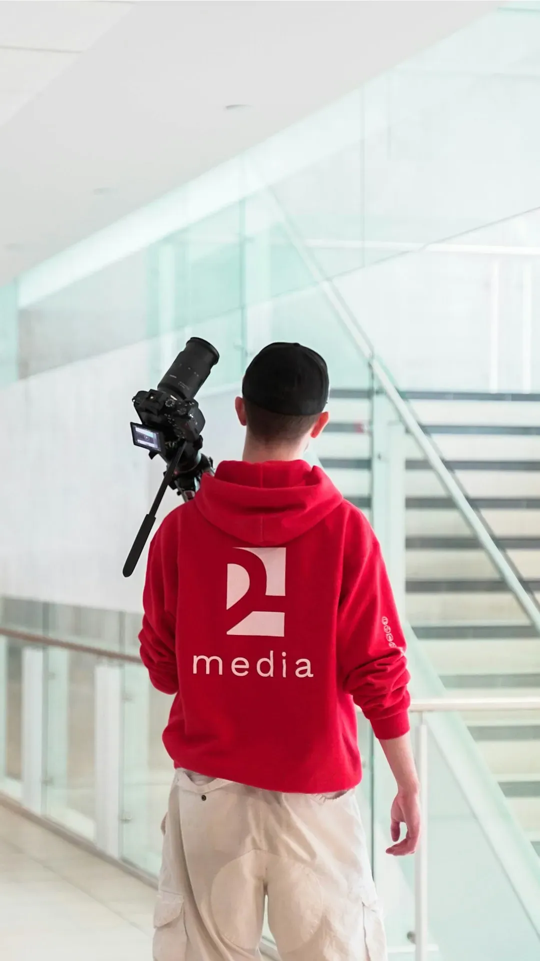 The Parasocial Trap That Artists Are Now Escaping (Image Credits: Unsplash)
